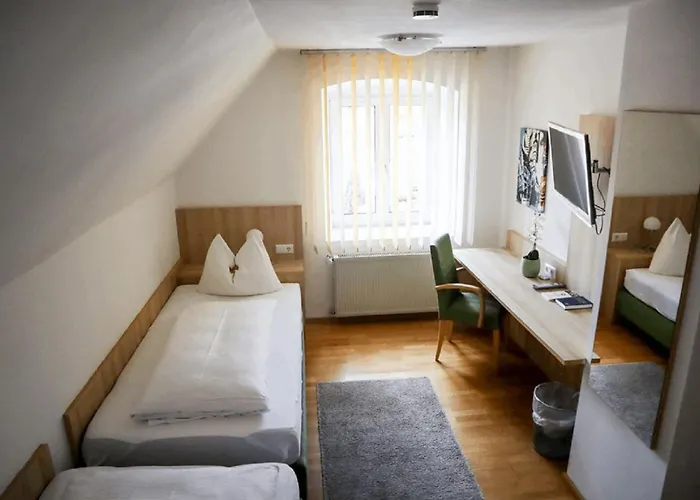 Penzion Weinstube Sinas Brettl Nördlingen